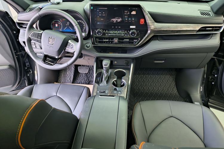 Used Toyota Crown Kluger 2024 2.5L HEV Four-Wheel Drive Premium Edition Interior 2