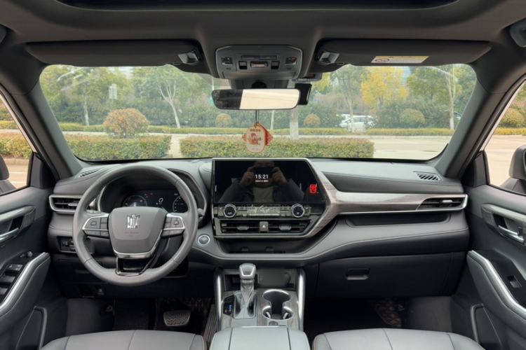 Used Toyota Crown Kluger 2024 2.5L HEV Four-Wheel Drive Premium Edition Interior 3
