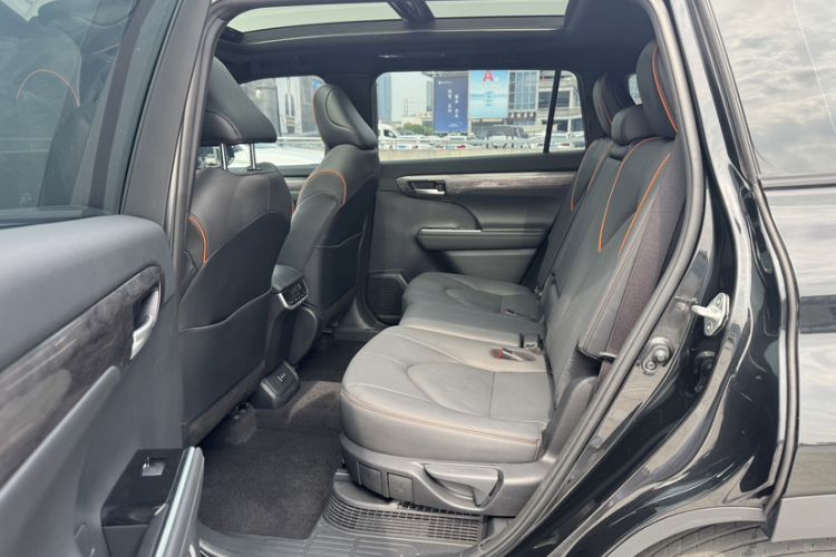 Used Toyota Crown Kluger 2024 2.5L HEV Two-Wheel Drive Luxury Edition Interior 3