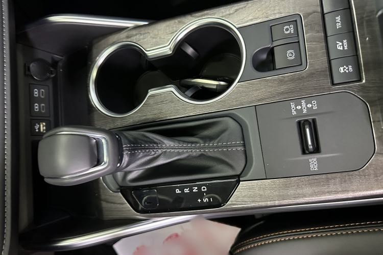 Used Toyota Crown Kluger 2024 2.5L HEV Four-Wheel Drive Luxury Edition Interior 3