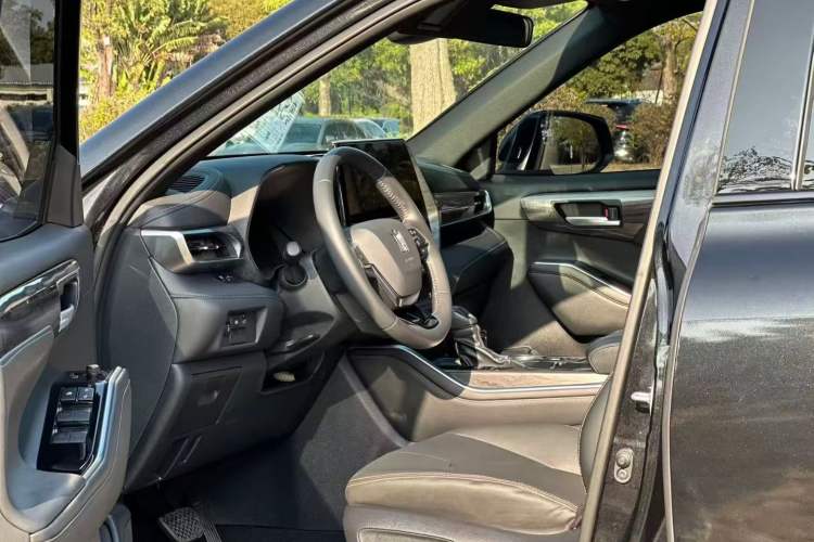 Used Toyota Crown Kluger 2024 2.5L HEV Four-Wheel Drive Luxury Edition Interior 4