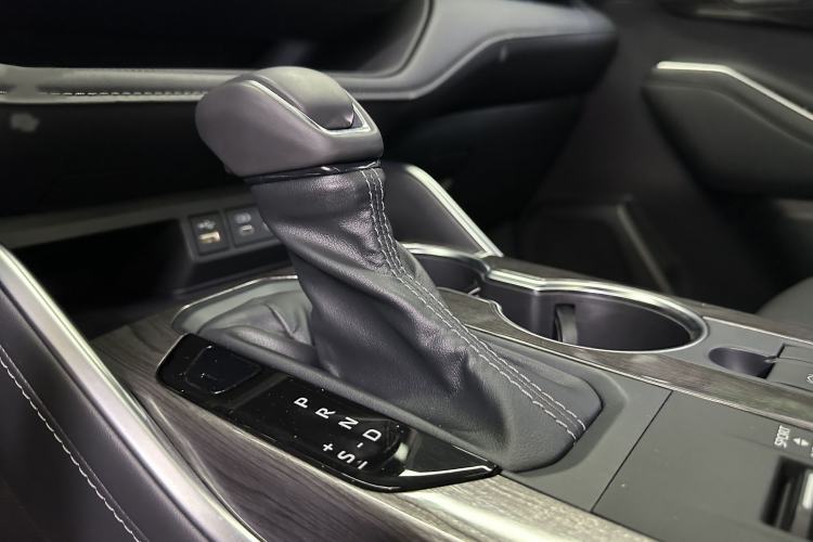 Used Toyota Crown Kluger 2024 2.5L HEV Four-Wheel Drive Luxury Edition Interior 4