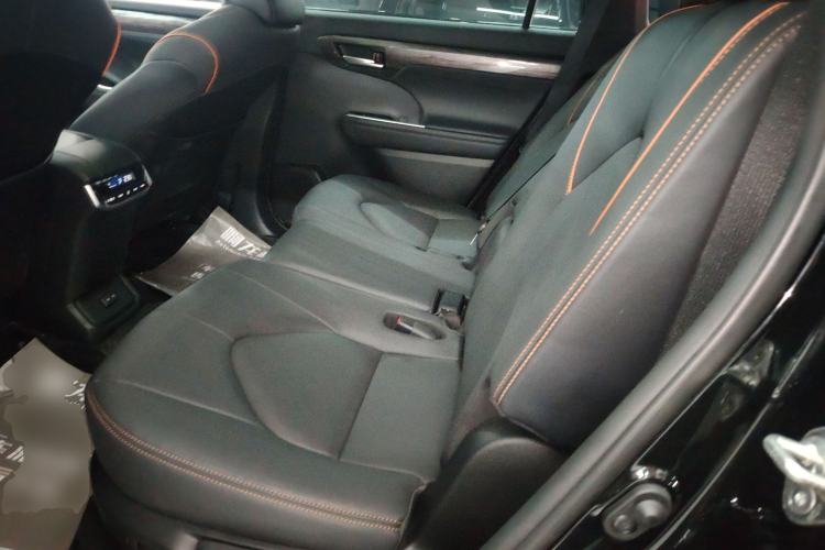 Used Toyota Crown Kluger 2024 2.5L HEV Two-Wheel Drive Luxury Edition Interior 4
