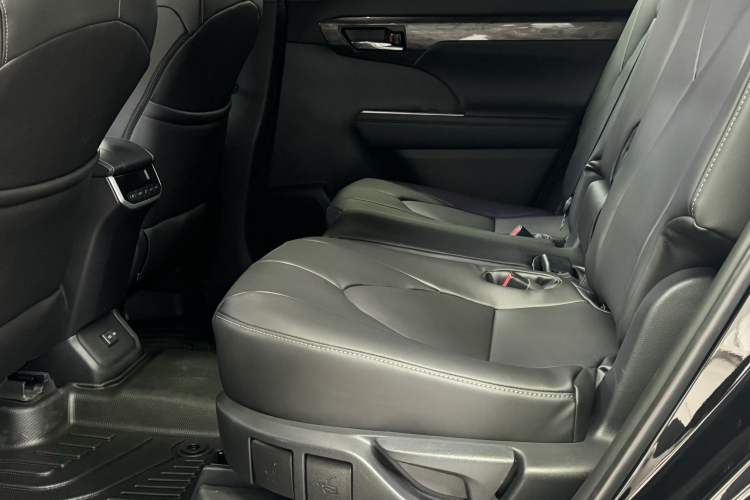 Used Toyota Crown Kluger 2024 2.5L HEV Four-Wheel Drive Premium Edition Interior 4