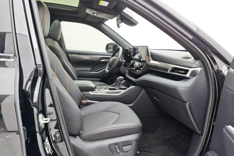 Used Toyota Crown Kluger 2024 2.5L HEV Four-Wheel Drive Luxury Edition Interior 6