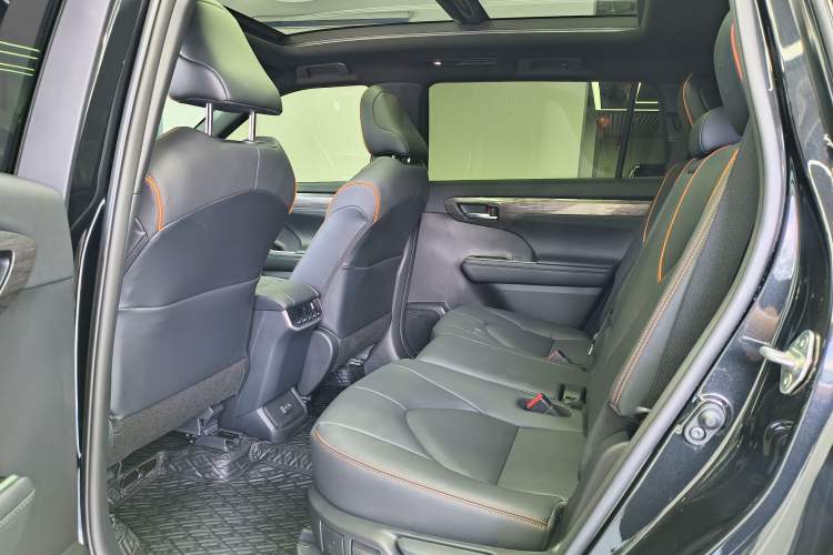 Used Toyota Crown Kluger 2024 2.5L HEV Four-Wheel Drive Premium Edition Interior 6