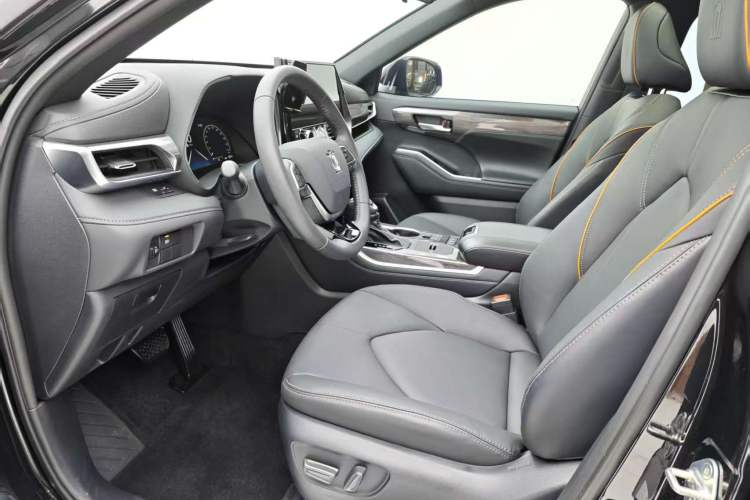 Used Toyota Crown Kluger 2024 2.5L HEV Four-Wheel Drive Luxury Edition Interior 8