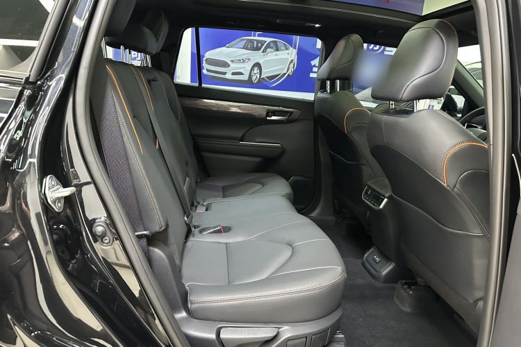 Used Toyota Crown Kluger 2024 2.5L HEV Four-Wheel Drive Luxury Edition Interior 9