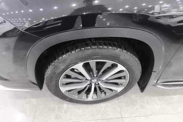 Used Toyota Crown Kluger 2024 2.5L HEV Four-Wheel Drive Luxury Edition Left Front Wheel Hub