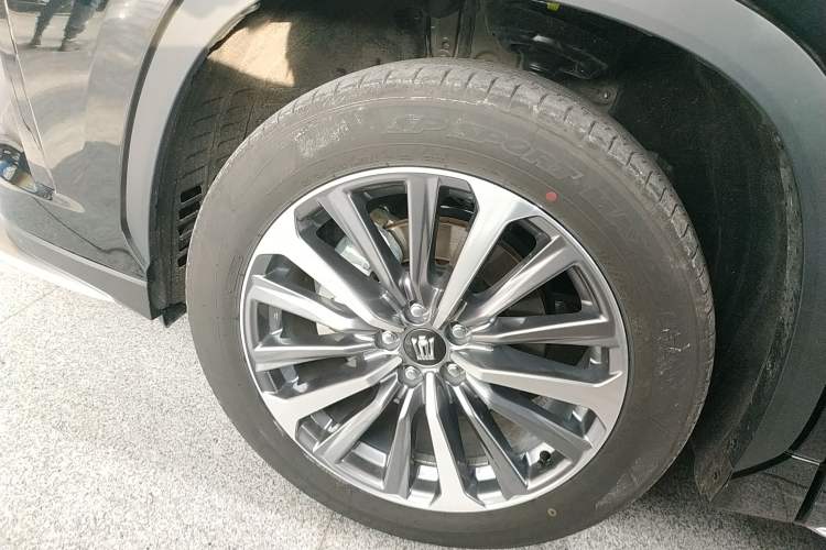 Used Toyota Crown Kluger 2024 2.5L HEV Four-Wheel Drive Premium Edition Left Front Wheel Hub