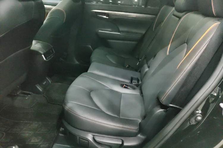 Used Toyota Crown Kluger 2024 2.0T All-Wheel-Drive Prestige Version Left Rear Seat