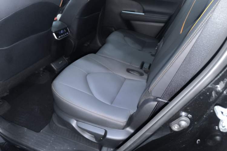 Used Toyota Crown Kluger 2024 2.5L HEV Four-Wheel Drive Luxury Edition Left Rear Seat