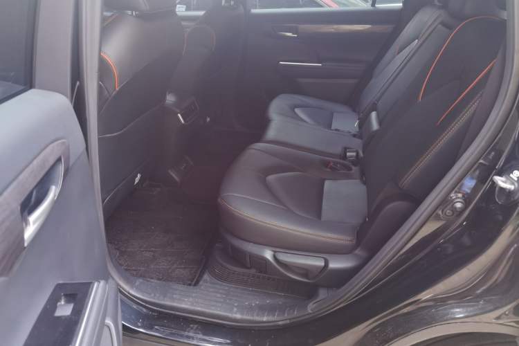 Used Toyota Crown Kluger 2024 2.5L HEV Four-Wheel Drive Luxury Edition Left Rear Seat