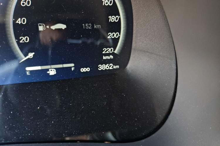 Used Toyota Crown Kluger 2024 2.5L HEV Four-Wheel Drive Premium Edition Odometer Close Up