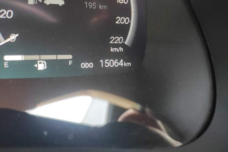 Used Toyota Crown Kluger 2024 2.5L HEV Four-Wheel Drive Premium Edition Odometer Close Up