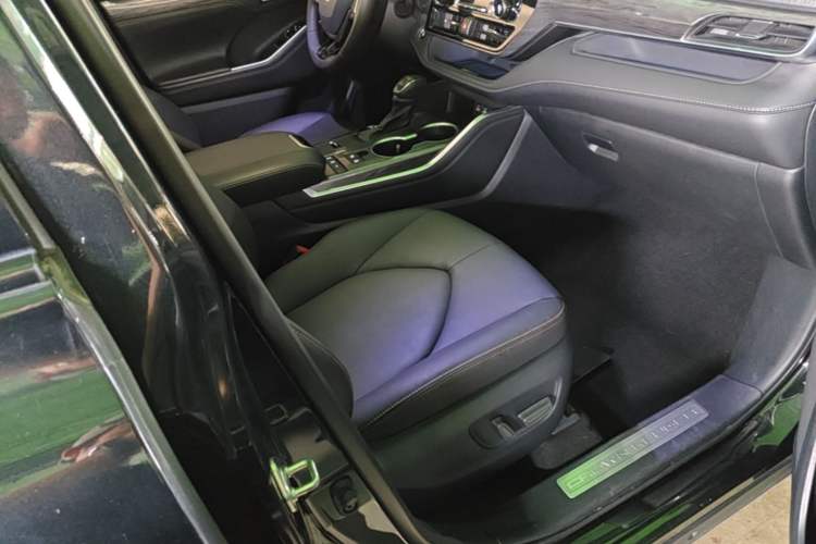 Used Toyota Crown Kluger 2024 2.5L HEV Four-Wheel Drive Premium Edition Right Front Seat