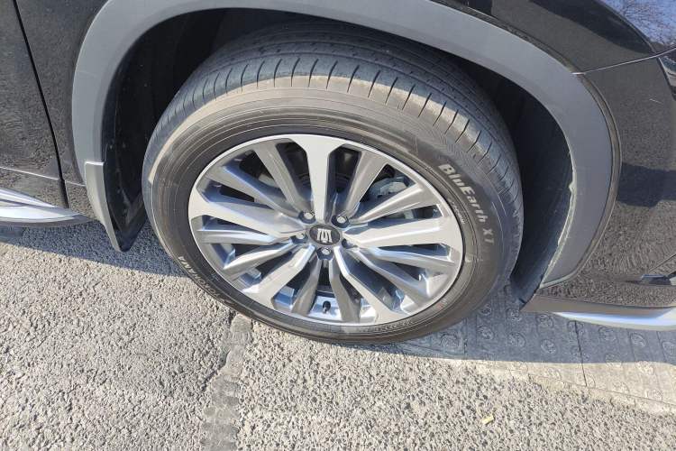 Used Toyota Crown Kluger 2024 2.5L HEV Four-Wheel Drive Luxury Edition Right Front Wheel Hub