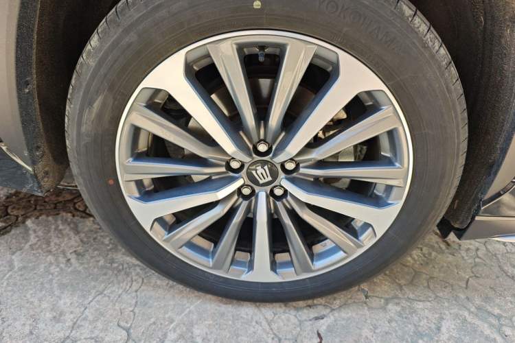 Used Toyota Crown Kluger 2024 2.5L HEV Four-Wheel Drive Premium Edition Right Front Wheel Hub