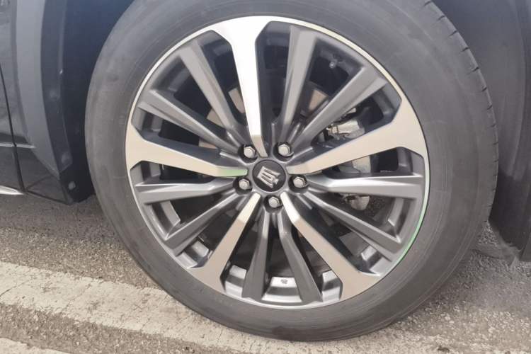 Used Toyota Crown Kluger 2024 2.5L HEV Four-Wheel Drive Premium Edition Right Front Wheel Hub