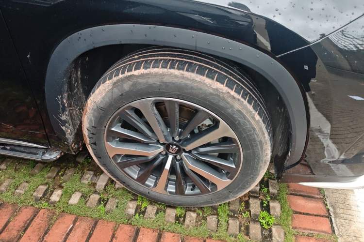 Used Toyota Crown Kluger 2024 2.5L HEV Four-Wheel Drive Premium Edition Right Front Wheel Hub
