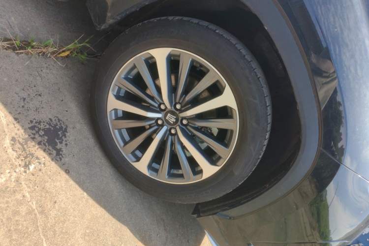 Used Toyota Crown Kluger 2024 2.5L HEV Four-Wheel Drive Premium Edition Right Front Wheel Hub