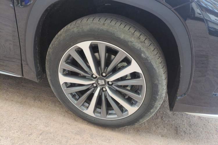 Used Toyota Crown Kluger 2024 2.5L HEV Four-Wheel Drive Luxury Edition Right Front Wheel Hub