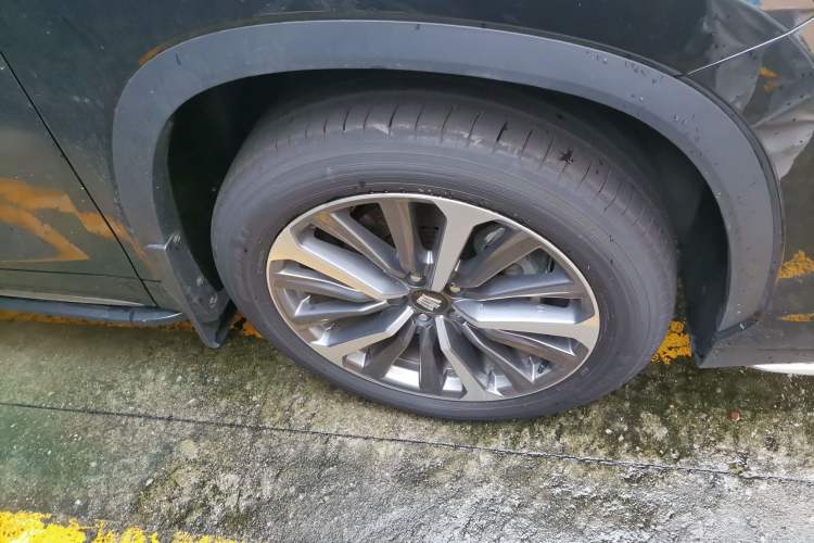 Used Toyota Crown Kluger 2024 2.5L HEV Four-Wheel Drive Flagship Edition Right Front Wheel Hub