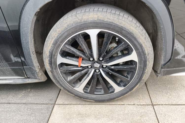 Used Toyota Crown Kluger 2024 2.5L HEV Four-Wheel Drive Luxury Edition Right Front Wheel Hub