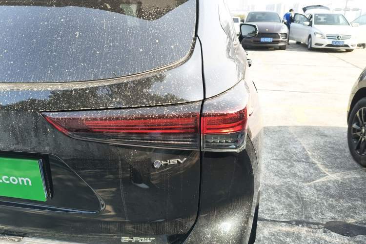 Used Toyota Crown Kluger 2024 2.5L HEV Four-Wheel Drive Premium Edition Right Rear Taillight