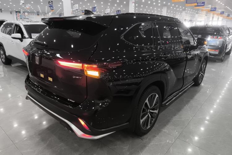 Used Toyota Crown Kluger 2024 2.5L HEV Four-Wheel Drive Luxury Edition Right Rear Taillight