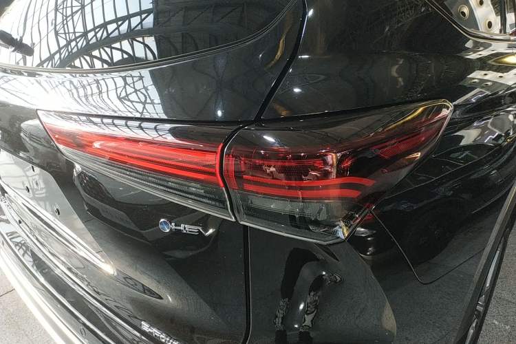 Used Toyota Crown Kluger 2024 2.5L HEV Four-Wheel Drive Premium Edition Right Rear Taillight