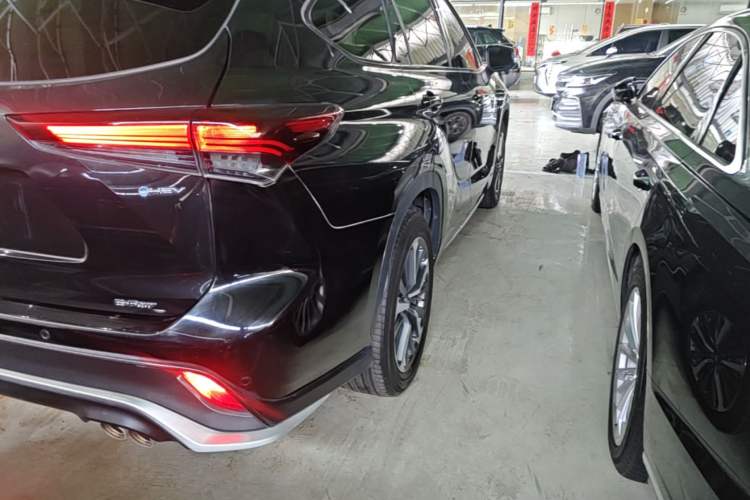 Used Toyota Crown Kluger 2024 2.5L HEV Four-Wheel Drive Premium Edition Right Rear Taillight