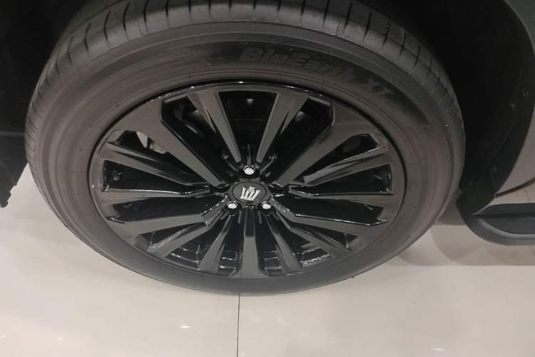 Used Toyota Crown Kluger 2024 2.0T All-Wheel-Drive Prestige Version Right Rear Wheel Hub