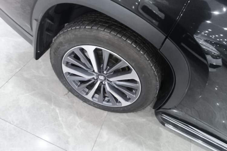 Used Toyota Crown Kluger 2024 2.5L HEV Four-Wheel Drive Luxury Edition Right Rear Wheel Hub