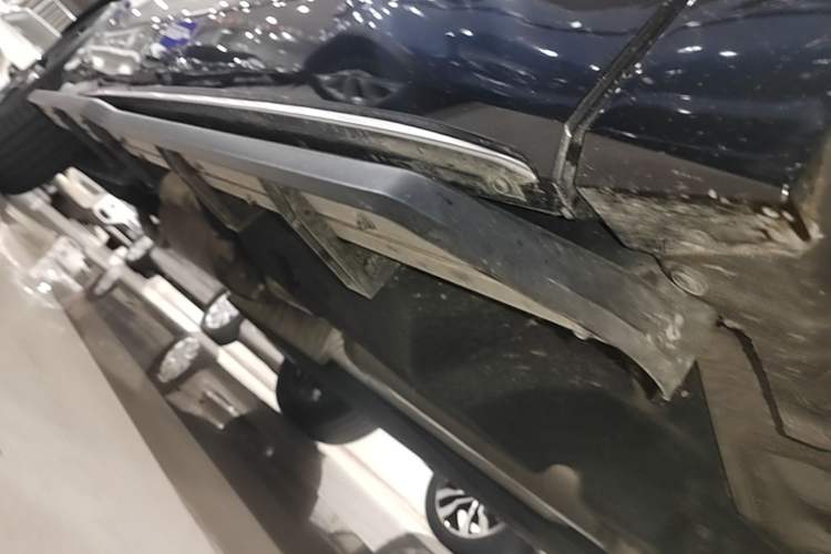 Used Toyota Crown Kluger 2024 2.0T All-Wheel-Drive Prestige Version Right Side Sill