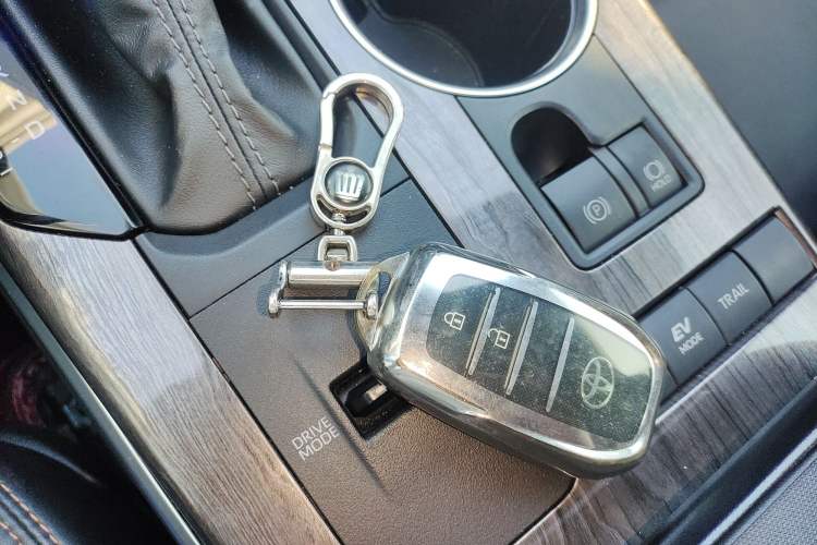 Used Toyota Crown Kluger 2024 2.5L HEV Four-Wheel Drive Luxury Edition Vehicle Key