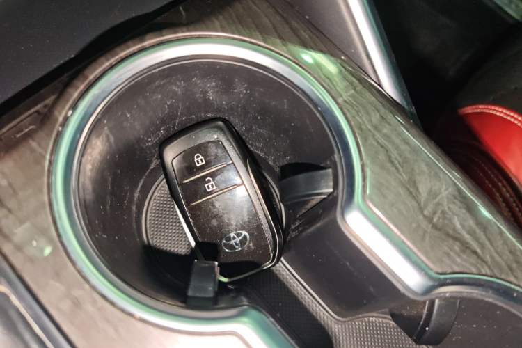 Used Toyota Crown Kluger 2024 2.5L HEV Four-Wheel Drive Luxury Edition Vehicle Key