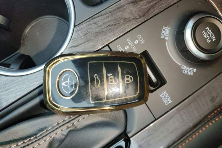 Used Toyota Crown Kluger 2024 2.0T All-Wheel Drive Enjoyment Version Vehicle Key