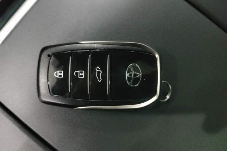 Used Toyota Crown Kluger 2024 2.0T All-Wheel-Drive Prestige Version Vehicle Key