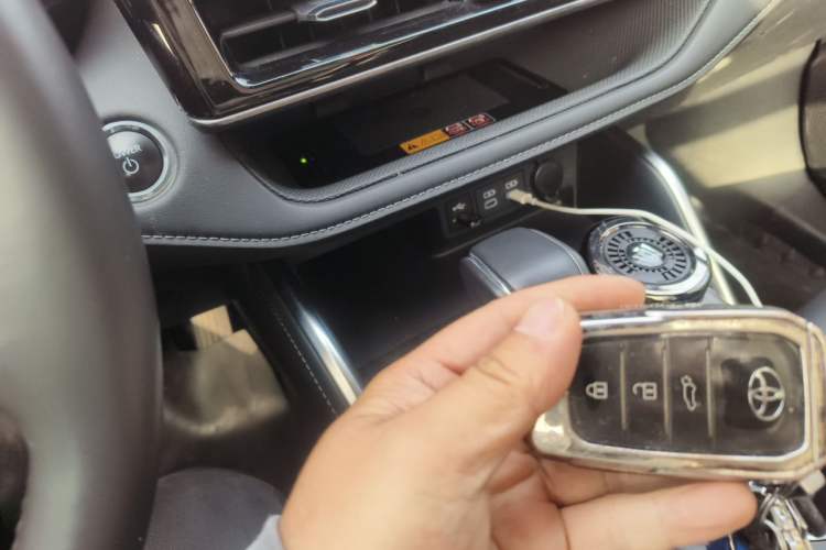 Used Toyota Crown Kluger 2024 2.5L HEV Four-Wheel Drive Premium Edition Vehicle Key