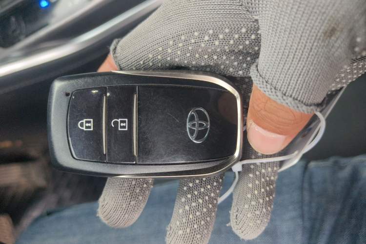 Used Toyota Crown Kluger 2024 2.5L HEV Four-Wheel Drive Luxury Edition Vehicle Key