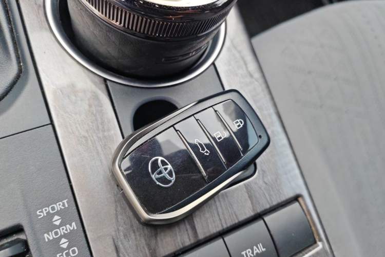 Used Toyota Crown Kluger 2024 2.5L HEV Four-Wheel Drive Premium Edition Vehicle Key
