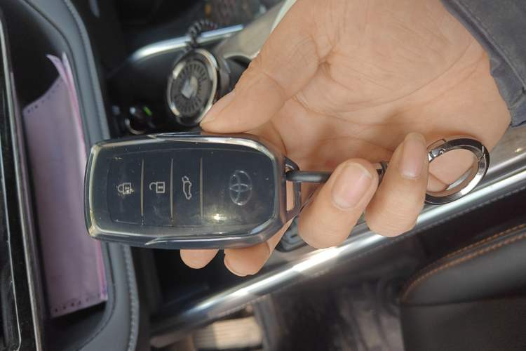 Used Toyota Crown Kluger 2024 2.0T All-Wheel-Drive Prestige Version Vehicle Key