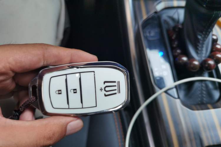 Used Toyota Crown Kluger 2024 2.5L HEV Four-Wheel Drive Luxury Edition Vehicle Key