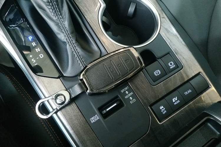 Used Toyota Crown Kluger 2024 2.5L HEV Four-Wheel Drive Premium Edition Vehicle Key