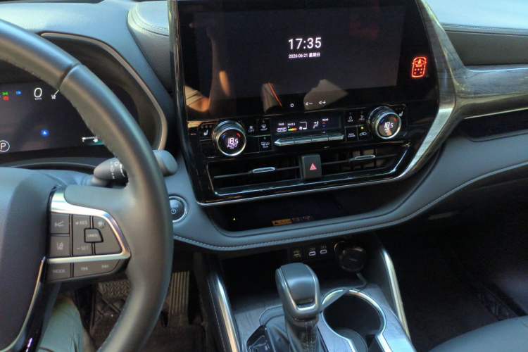 Used Toyota Crown Kluger 2024 2.5L HEV Four-Wheel Drive Premium Edition Audio And AC Panel