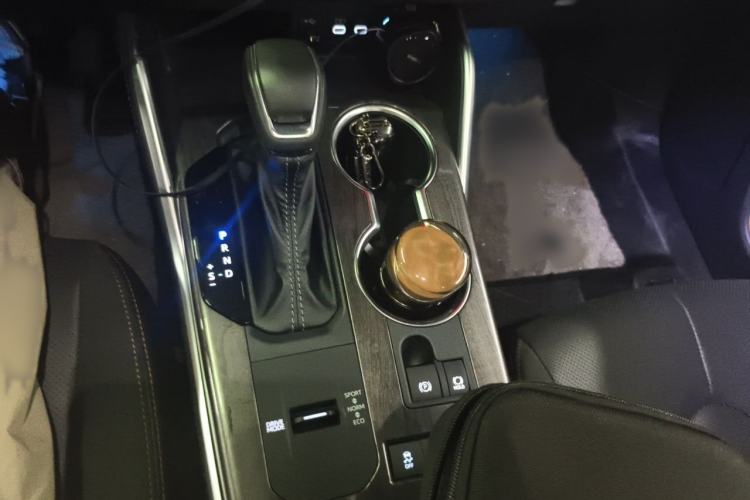 Used Toyota Crown Kluger 2024 2.5L HEV Four-Wheel Drive Flagship Edition Gear Lever
