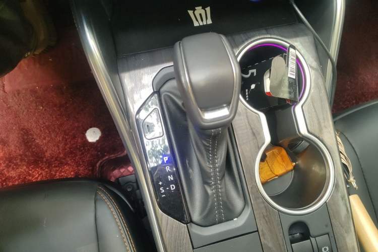 Used Toyota Crown Kluger 2024 2.5L HEV Four-Wheel Drive Luxury Edition Gear Lever