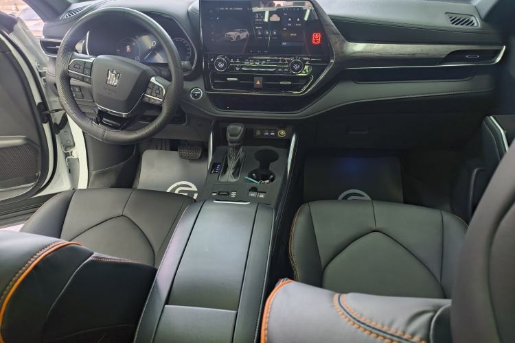 Used Toyota Crown Kluger 2024 2.5L HEV Four-Wheel Drive Premium Edition Interior 1