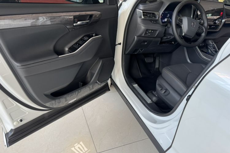 Used Toyota Crown Kluger 2024 2.5L HEV Four-Wheel Drive Premium Edition Interior 1